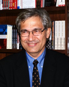 800px-Orhan_Pamuk_2009_Shankbone